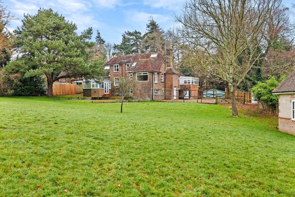 Property photo 1 of 34