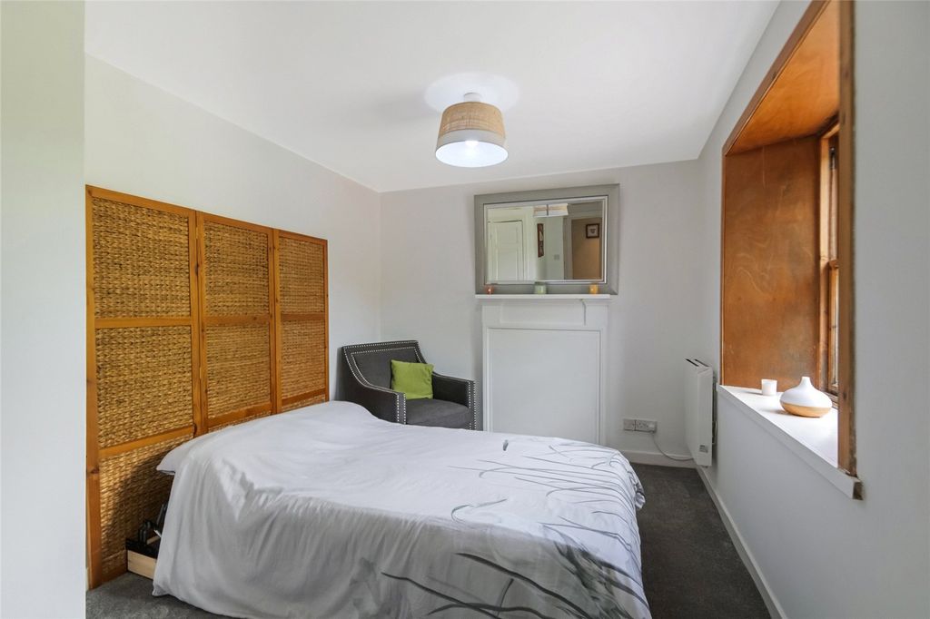 Additional image 8 of 3 bed flat for saleLow Barholm, Kilbarchan PA10