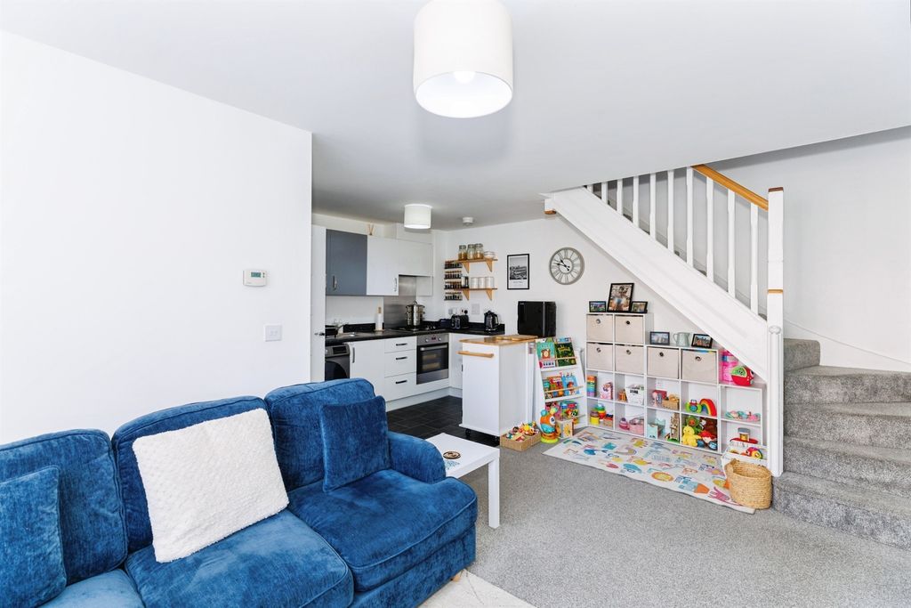 Property photo 3 of 16