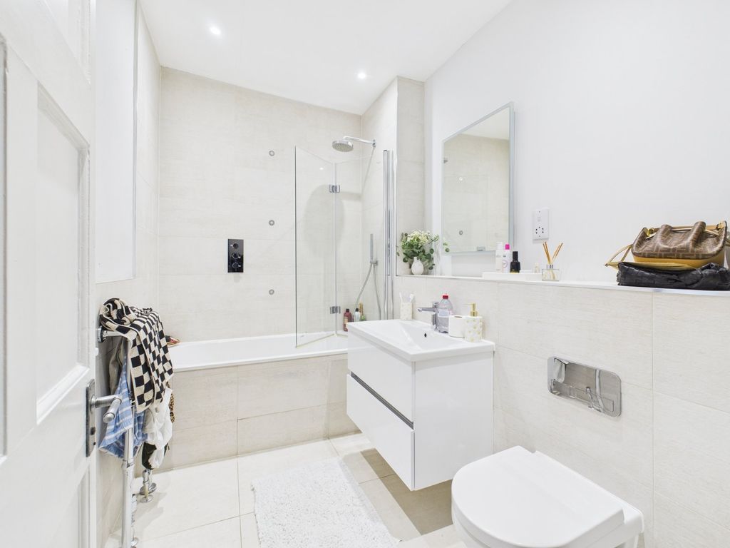 Additional image 8 of 2 bed flat for saleThe Old Rectory, Windsor End, Beaconsfield HP9