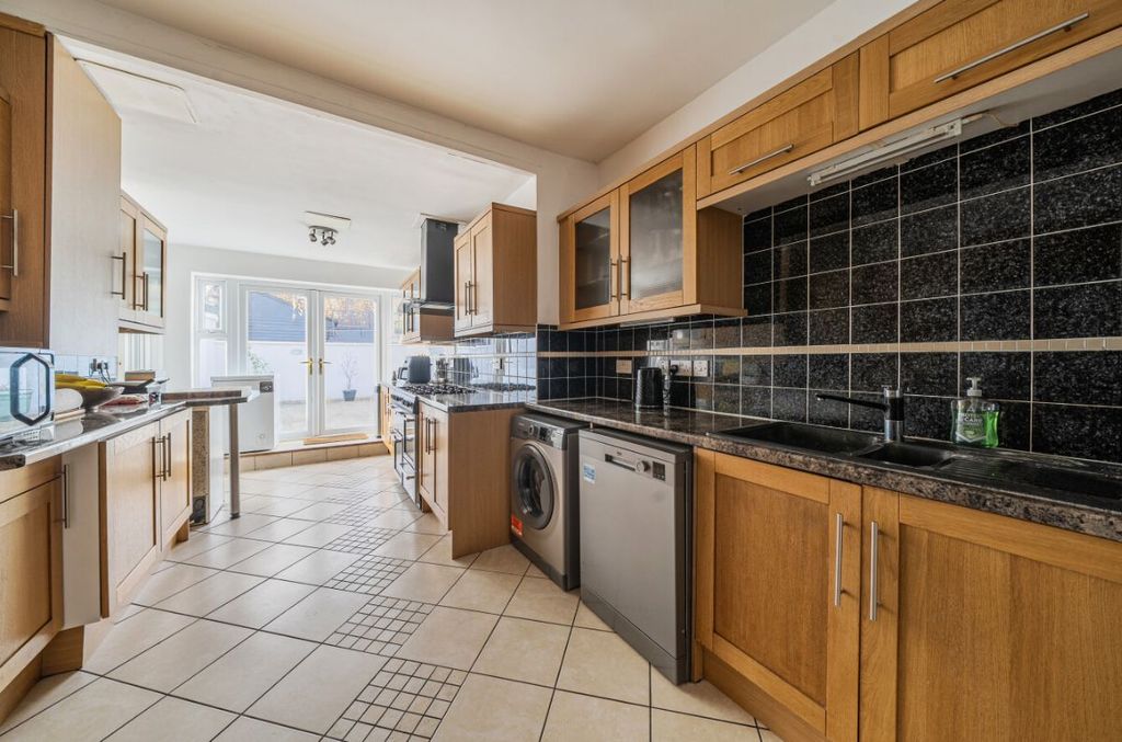 Property photo 3 of 20