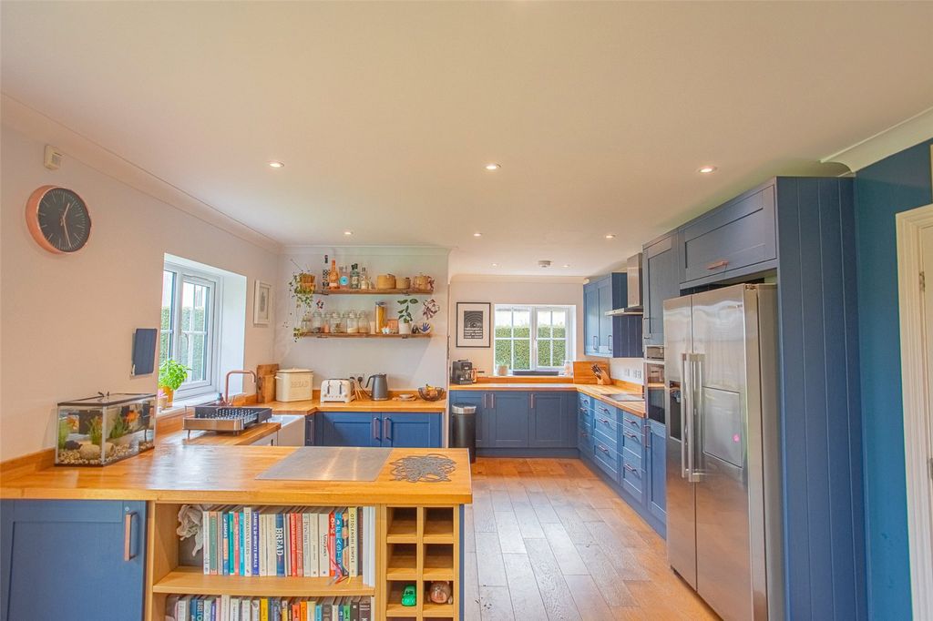 Property photo 2 of 30 Picture No. 43