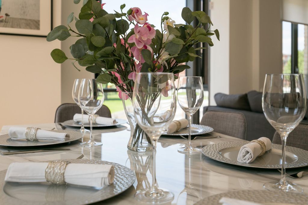 Property photo 1 of 18 Dining Room