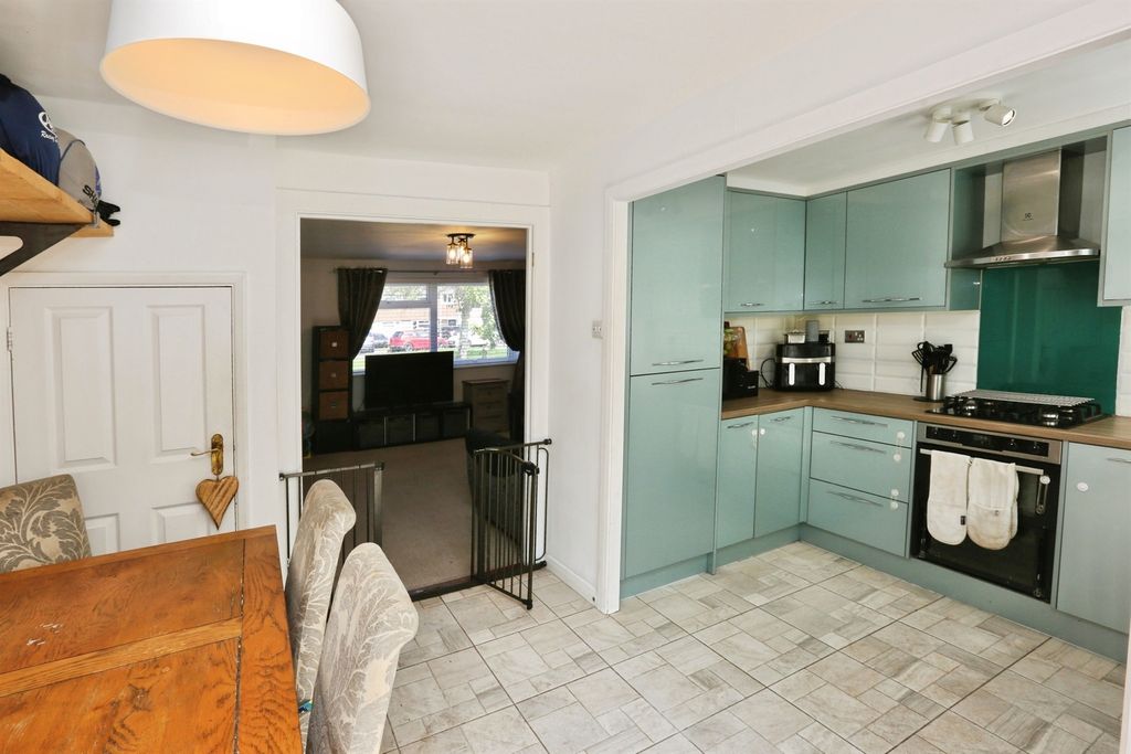 Property photo 3 of 22