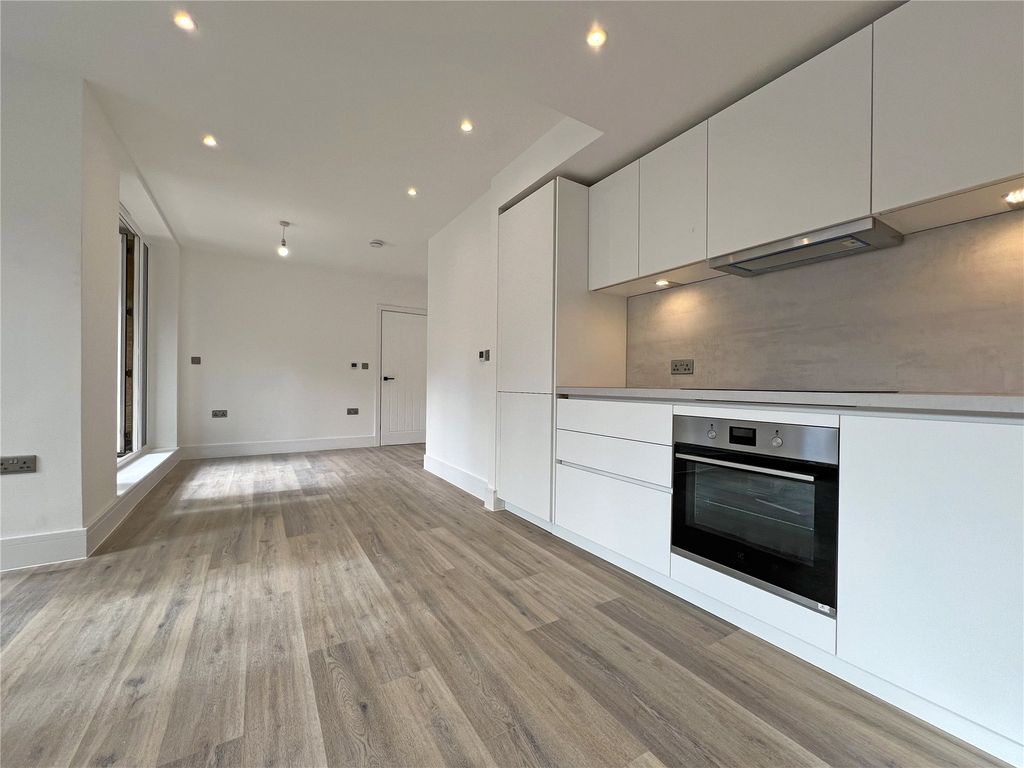 Property photo 3 of 10 Picture No. 14