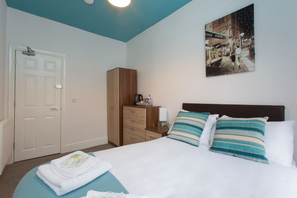 Property photo 2 of 11 Room 5 - Double Room