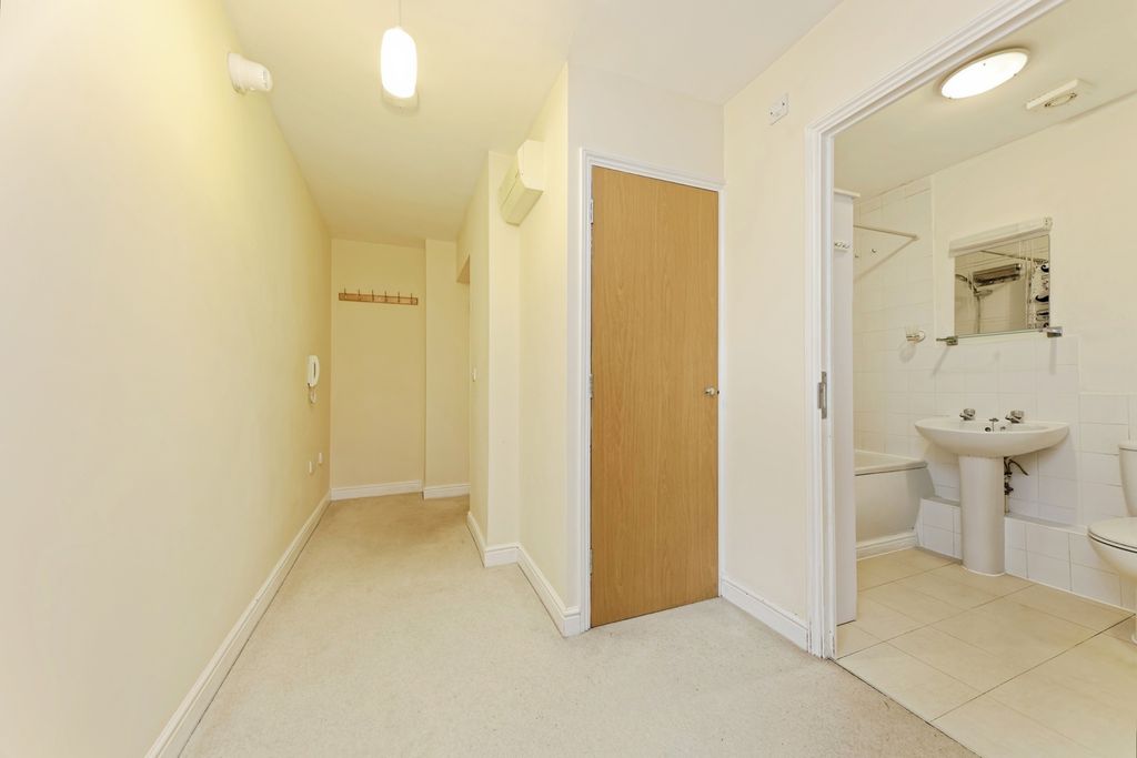 Property photo 3 of 17 Photo