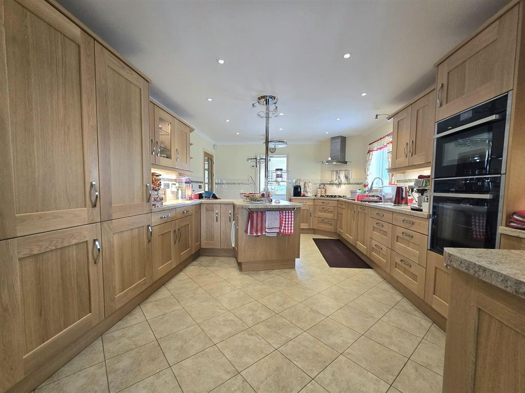 Property photo 2 of 22 Kitchen