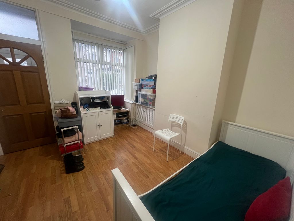 Property photo 2 of 9 Image