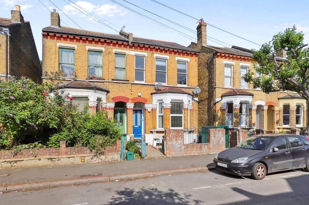 Property photo 2 of 13 15-4F2Bjhpropworld - 17A Wiverton Road - 44 (1)_1.