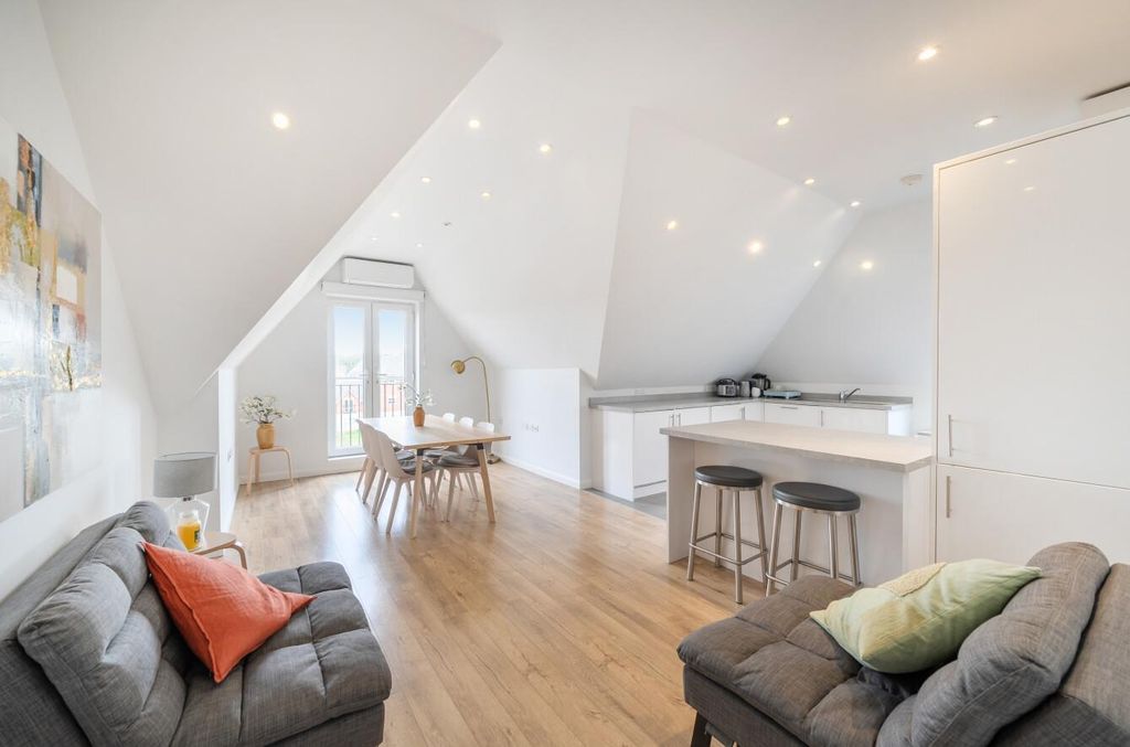 Property photo 2 of 11 Davidson Frost-Wellings, Dfw, Oakwood House, Livin