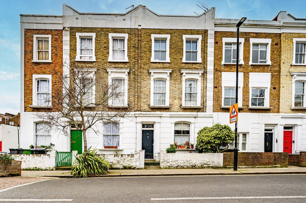 Property photo 2 of 17