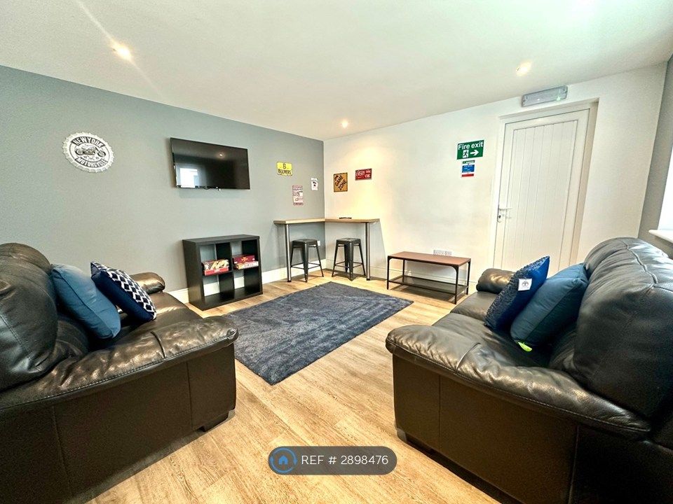 Property photo 2 of 26