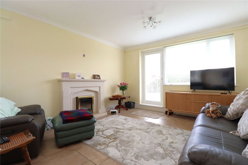 Property photo 2 of 13 Picture No. 12