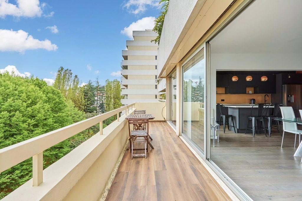 Property photo 1 of 22 Boulogne – Family Apartment With Balcony And Parking
