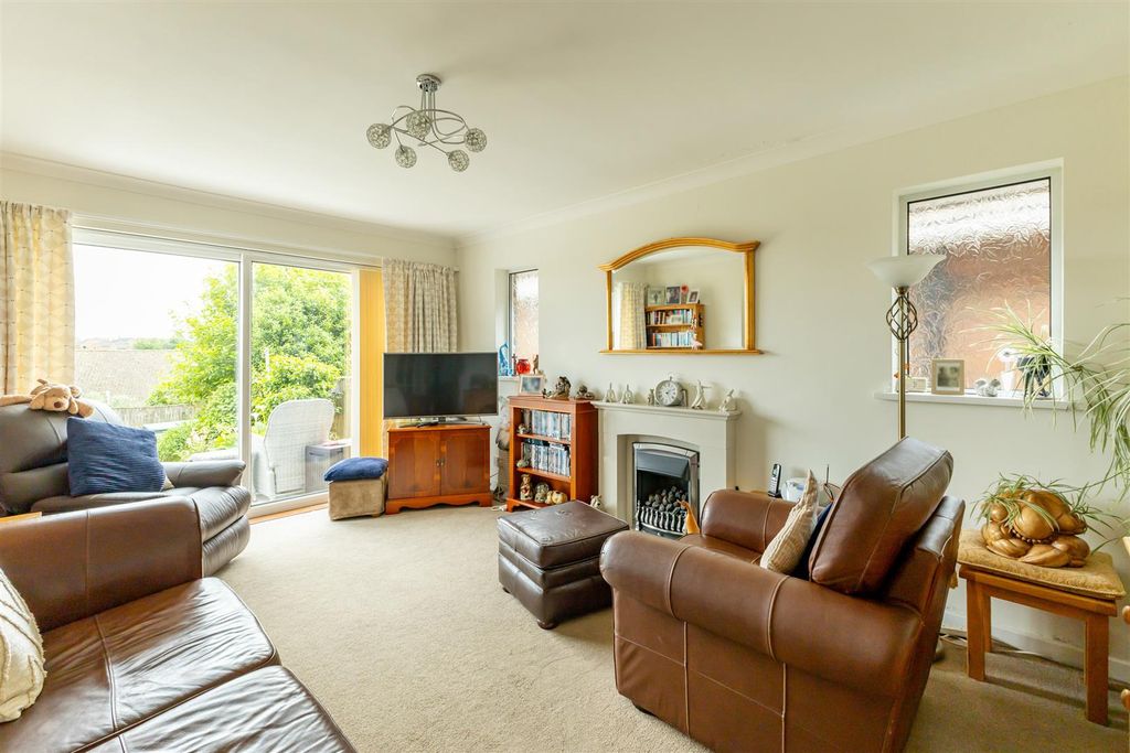 Property photo 3 of 20 Untitled-11.Jpg