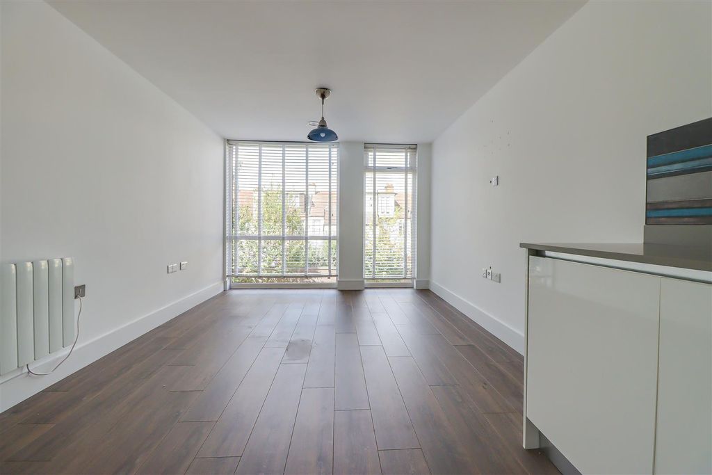 Property photo 2 of 22