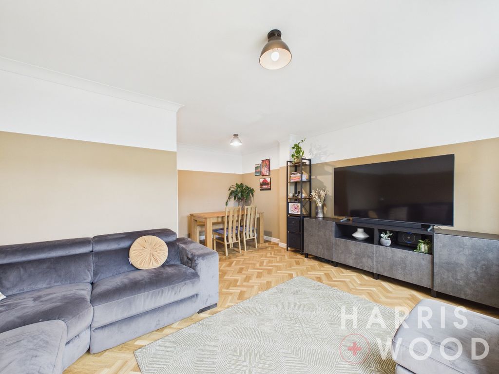 Property photo 3 of 21 4876873