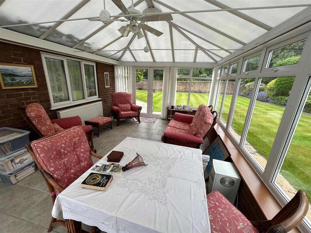 Property photo 3 of 25 The Conservatory