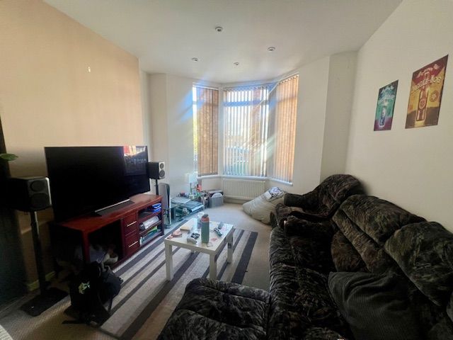 Property photo 2 of 10 Living Room