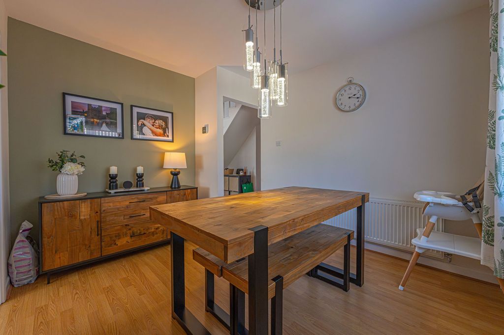 Property photo 3 of 43