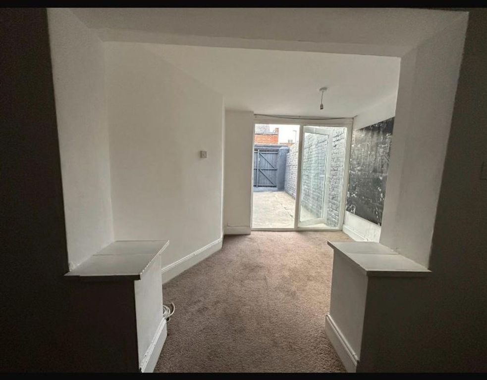 Property photo 3 of 8