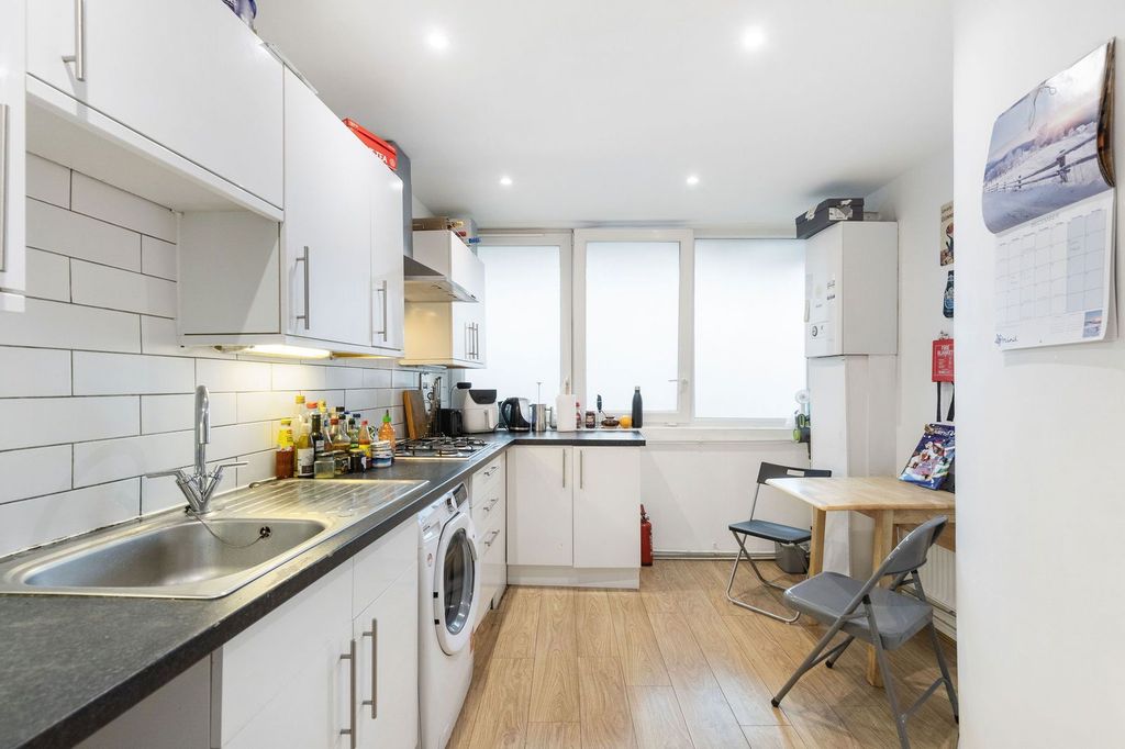 Property photo 3 of 23