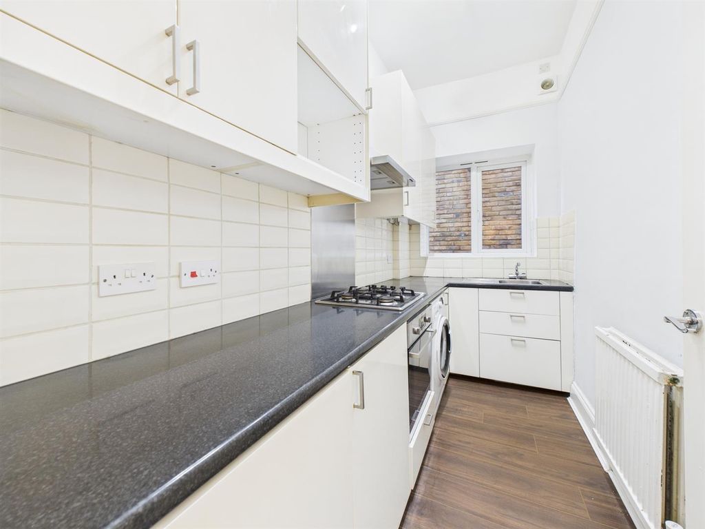 Property photo 3 of 9 Cam02664G0-Pr0116-Still004.Jpg