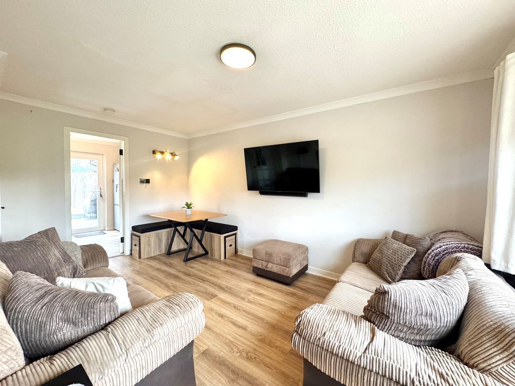 Property photo 2 of 16 Photo 4