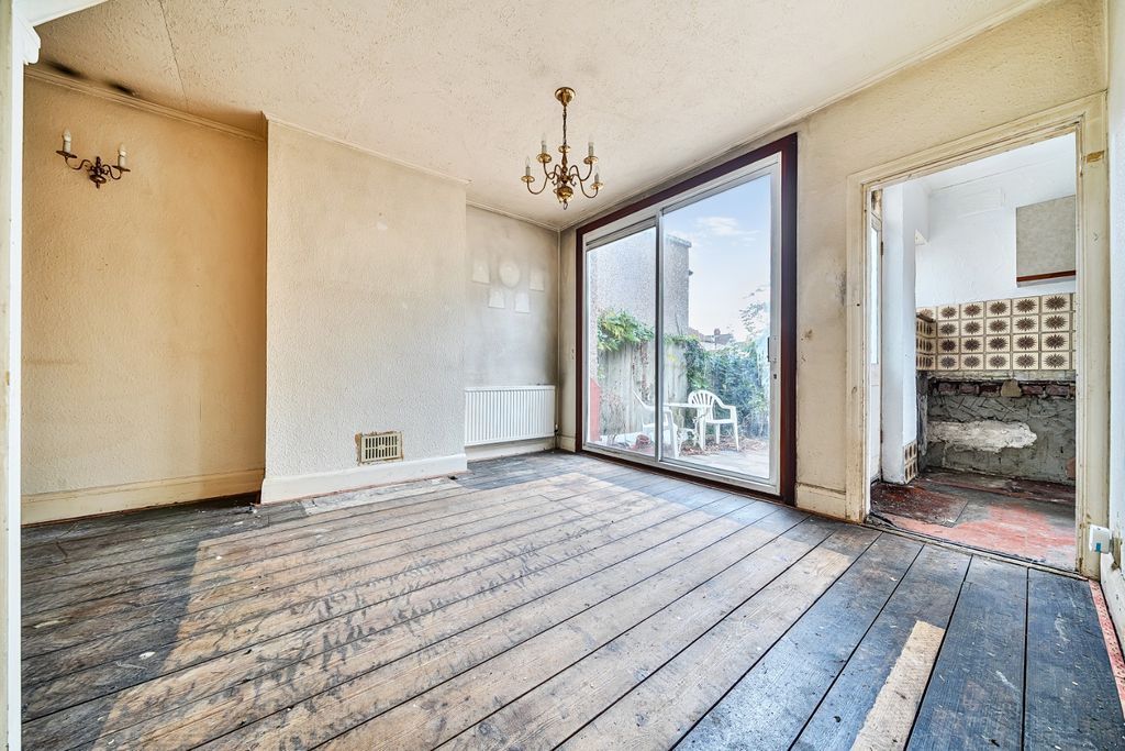 Property photo 3 of 19 4633544