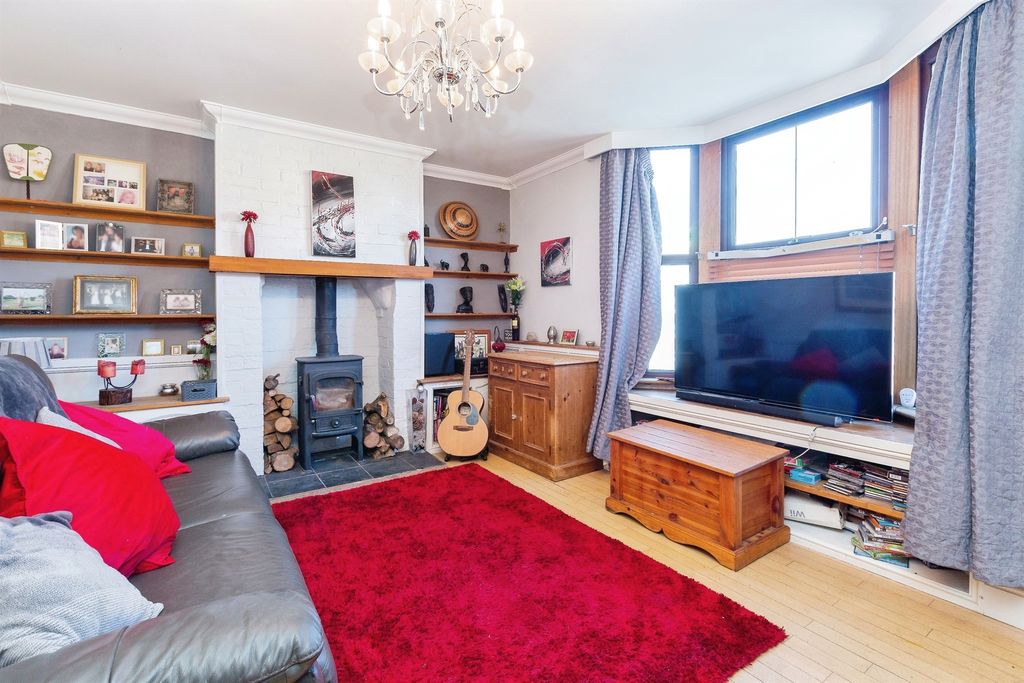 Property photo 3 of 15