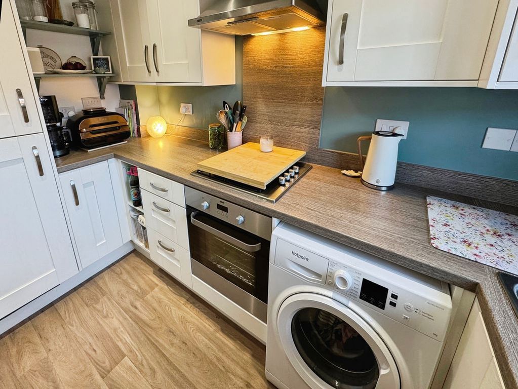 Property photo 2 of 11 Photo 8