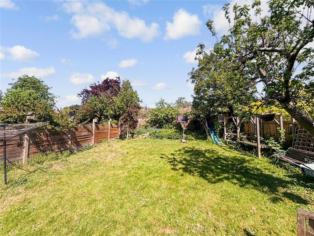 Property photo 2 of 14 Garden