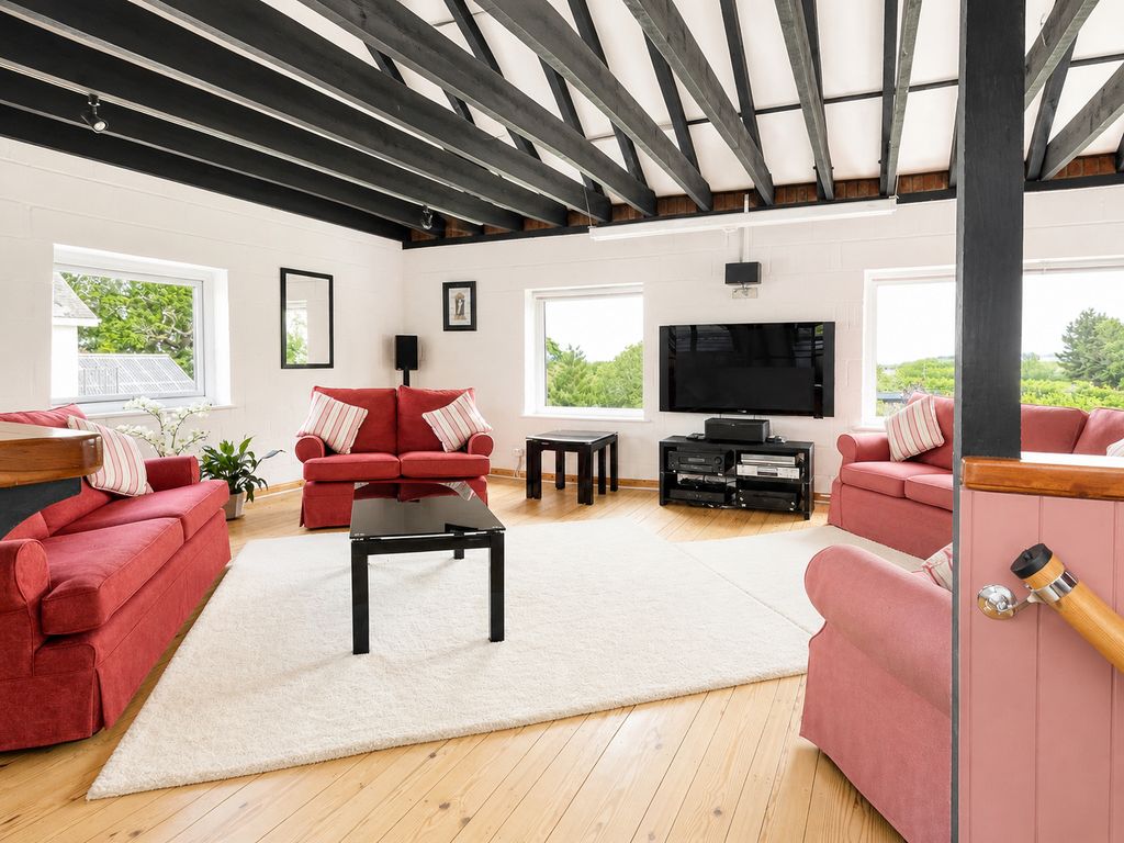 Property photo 2 of 34