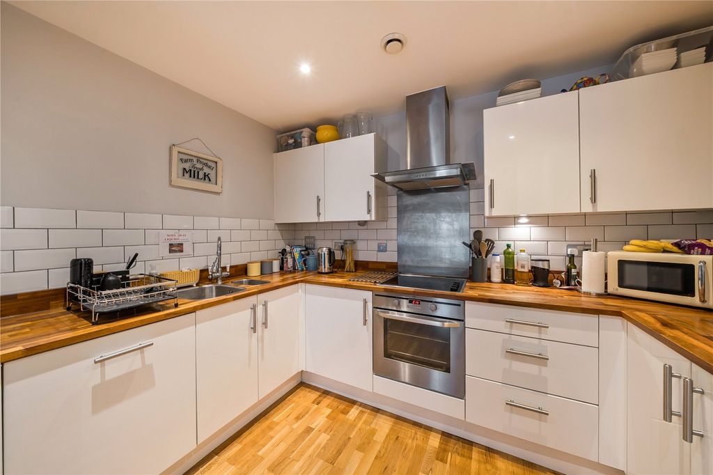 Property photo 2 of 17 Kitchen