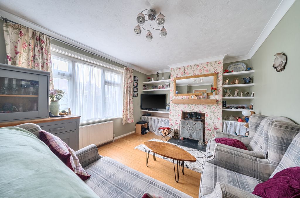 Property photo 2 of 12 1420719-24-69Aae3...