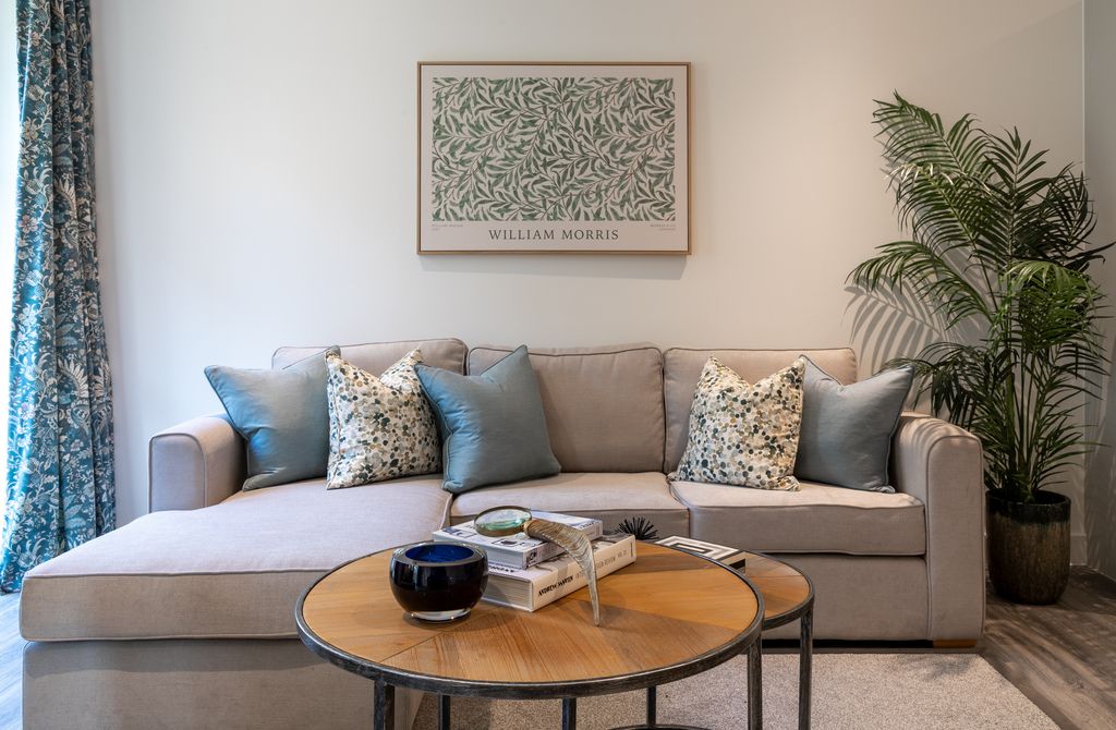 Property photo 1 of 7 25.02.05 Hepworth Place Dury Apts 2 Bed Sh-8-Hdr