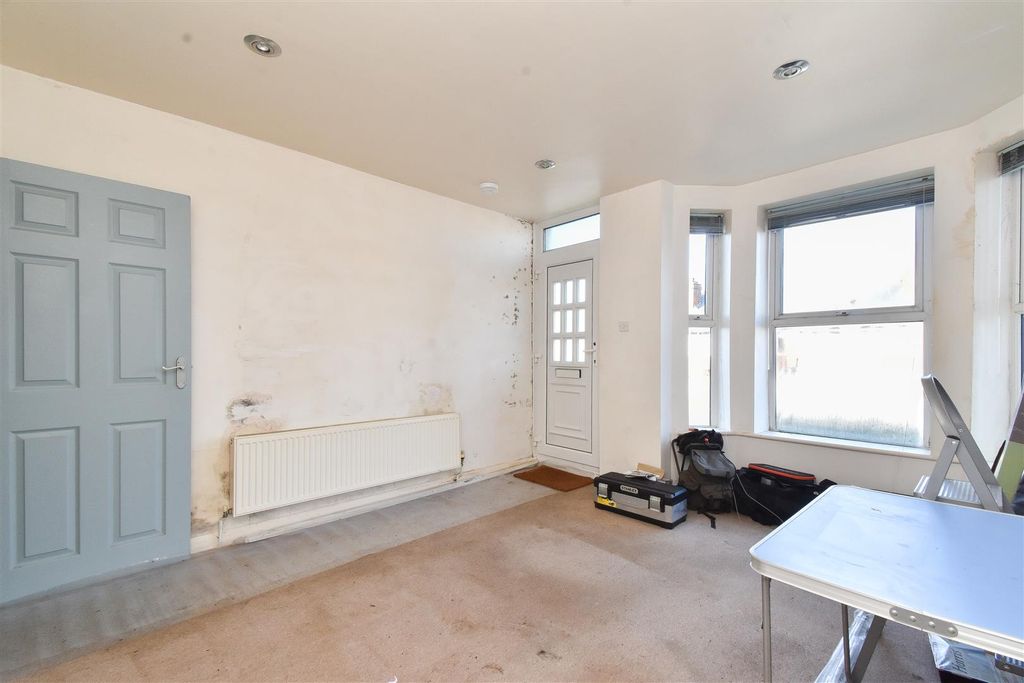 Property photo 3 of 15 Living Room