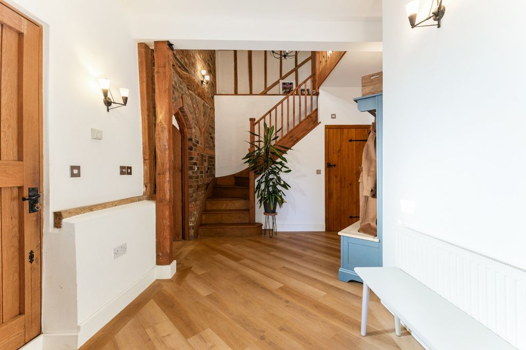 Property photo 2 of 12 Picture No. 22