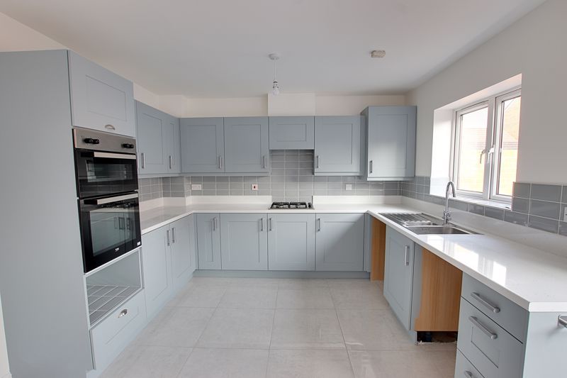 Property photo 3 of 16 Photo 3