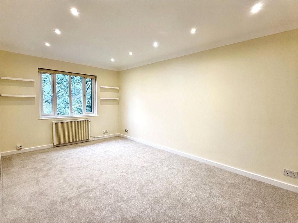 Property photo 3 of 14 Picture No. 13