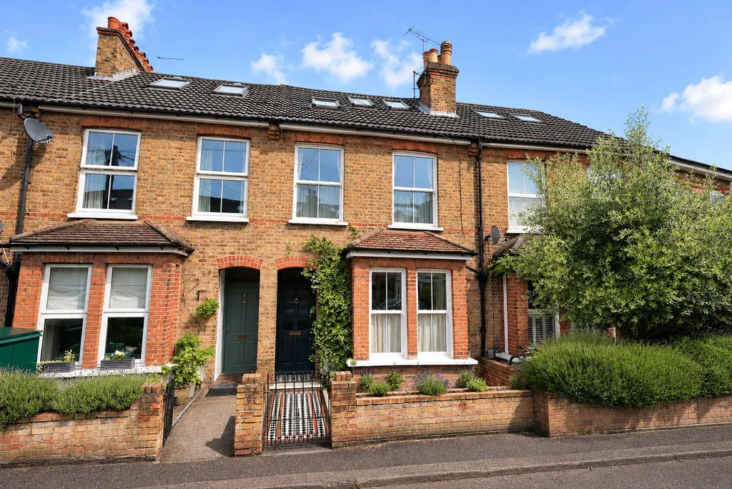 Holly Road, Hampton Hill TW12 - View 3