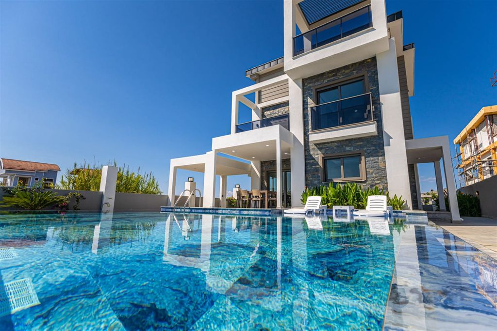 Property photo 1 of 19 Superb Property For Sale In Belek With Spa Facilities - Private Swimming Pool