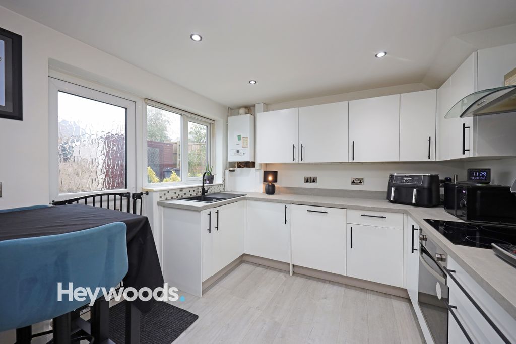 Property photo 3 of 24 0F1A8676