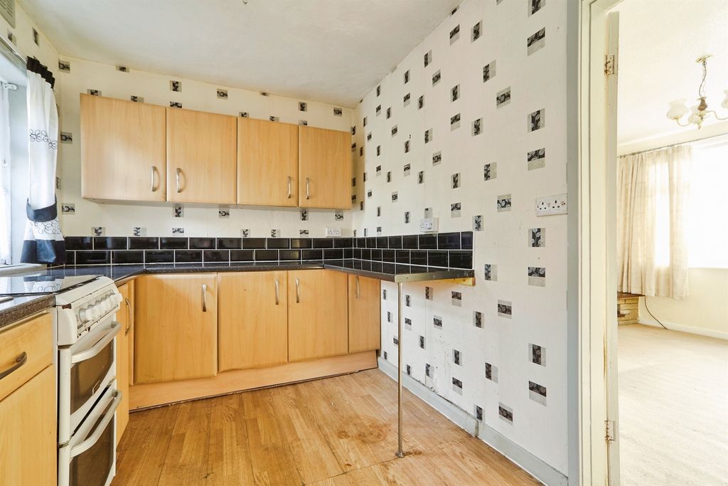 Property photo 3 of 17