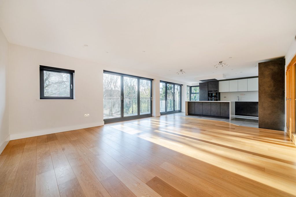 Additional image 4 of 2 bed flat for saleGranville Road, Sevenoaks TN13