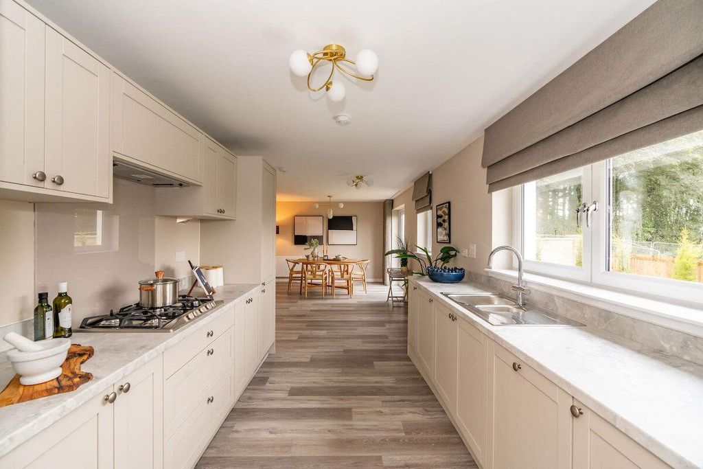 Property photo 2 of 10 Mcarthur Kitchen2.Jpg