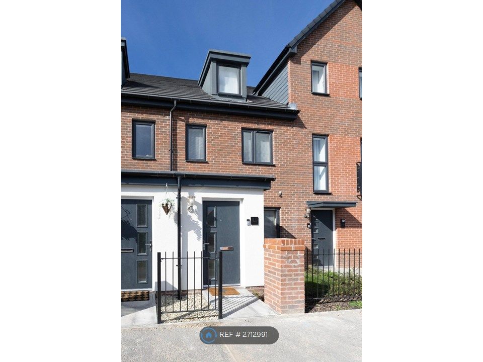 Property photo 2 of 35