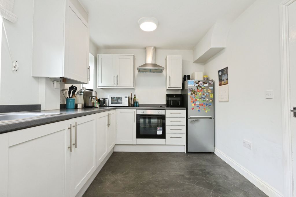 Property photo 3 of 14 Kitchen Diner