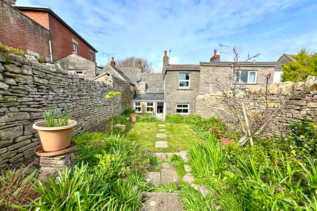 Property photo 3 of 13 South Facing Garden